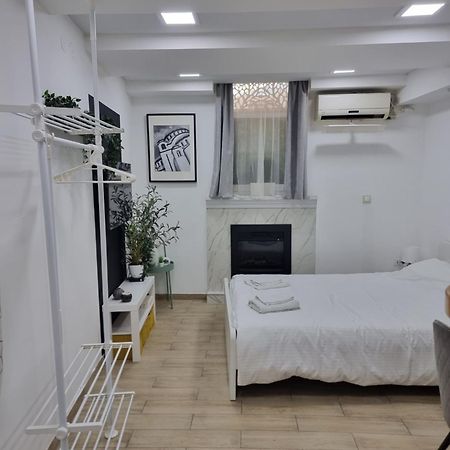 Apartamento Elegant Yellow Submarine Belgrado Exterior foto