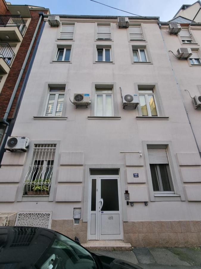 Apartamento Elegant Yellow Submarine Belgrado Exterior foto